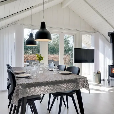 Edvardsine - 12km From The Sea By Interhome