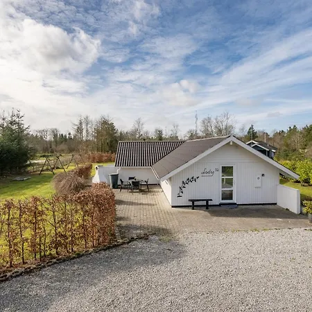 Edvardsine - 12km From The Sea By Interhome *
